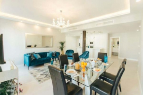 Modern and luxurious -3 Bdr 2Bth- Pastor y Landero